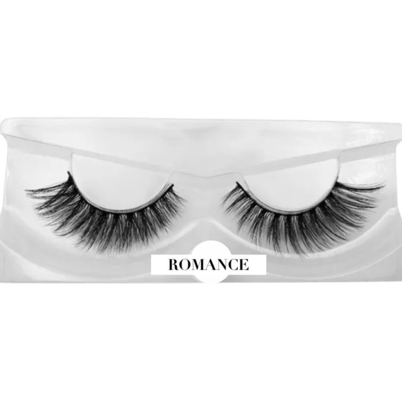 Avery Loui Other - 𝓛𝓪𝓼𝓱𝓮𝓼 ROMANCE 💕- 3D Mink Natural Lashes